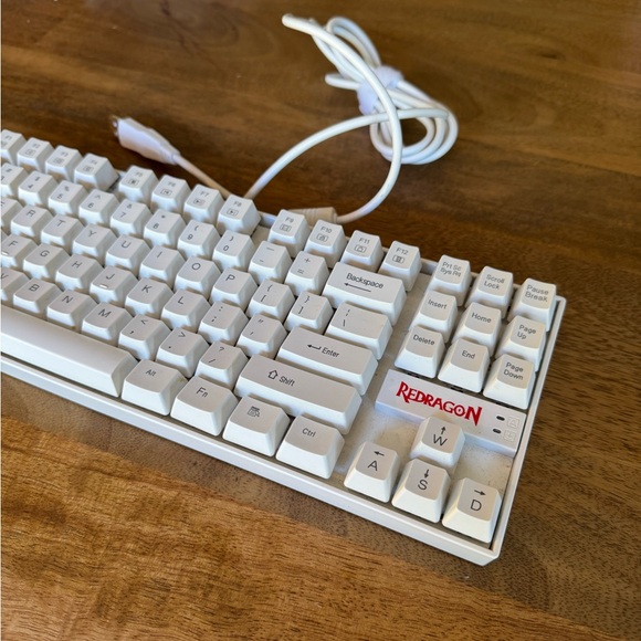Redragon White Mechanical Keyboard - Picture 2 of 6
